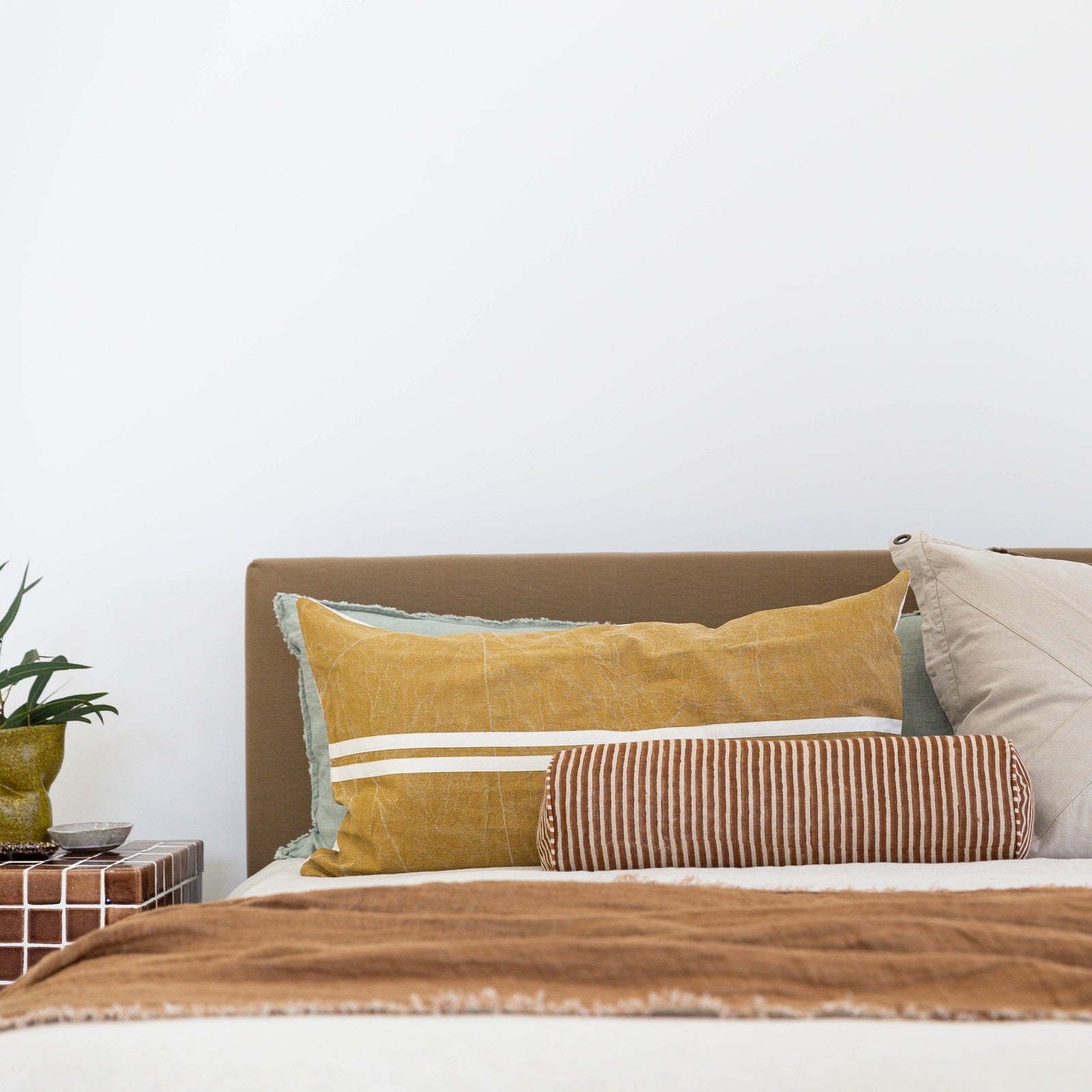Linen Bed
