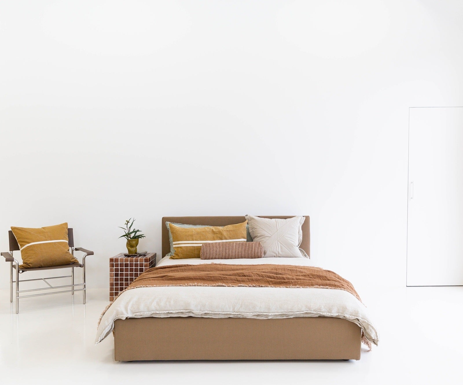 Linen Bed
